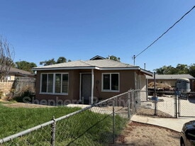 10535 Orchard St in Bloomington, CA - Building Photo