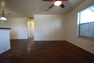 8109 Doreen Ave-Unit -8111 in Fort Worth, TX - Building Photo - Building Photo