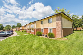 Lodge of Overland Park in Overland Park, KS - Foto de edificio - Building Photo