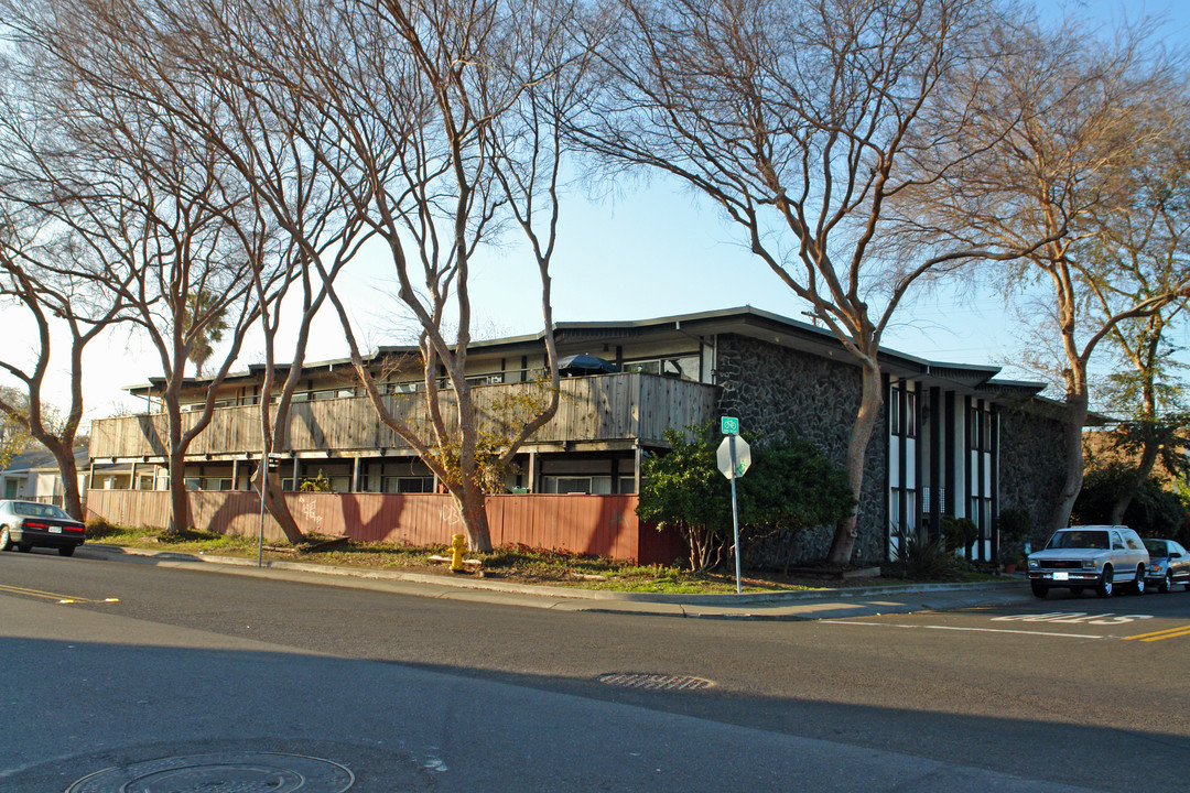 2411 Grange Ave in Stockton, CA - Foto de edificio