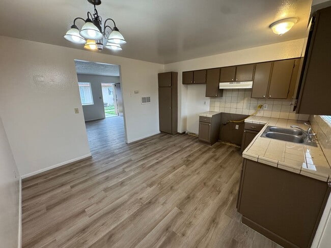 property at 516 N M St