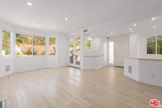 668 Palisades Dr in Los Angeles, CA - Building Photo - Building Photo