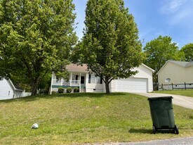 104 Birch Tree Ln in Thomasville, NC - Building Photo