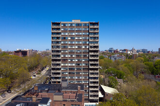 1501 Beacon St in Brookline, MA - Foto de edificio - Building Photo