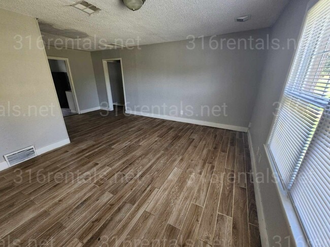 1411 N Erie Ave in Wichita, KS - Building Photo - Building Photo
