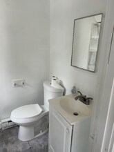 4 Quigley Ct in Winchester, MA - Foto de edificio - Building Photo