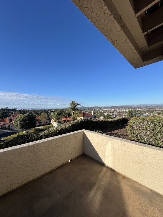 1696 Via Inspirar in San Marcos, CA - Building Photo