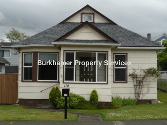 property at 119 W 5th St