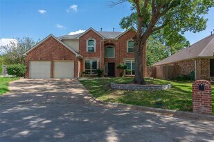 6001 Pinwood Cir in Arlington, TX - Building Photo