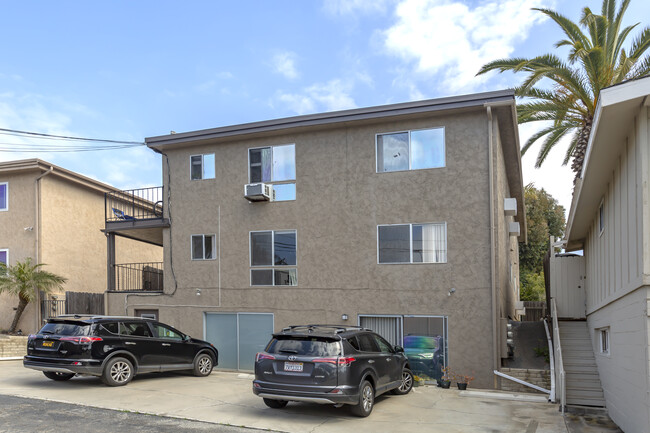 2248 Manchester Ave in Cardiff By The Sea, CA - Building Photo - Building Photo