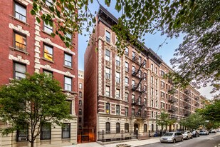 53 E 97th St in New York, NY - Building Photo