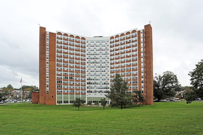 Phillip Murray House - For 62 yrs+ in Philadelphia, PA - Foto de edificio - Building Photo
