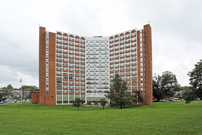 Phillip Murray House - For 62 yrs+ in Philadelphia, PA - Building Photo - Building Photo