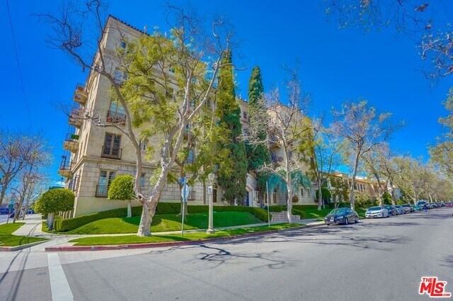 109 N Sycamore Ave-Unit -100 in Los Angeles, CA - Building Photo - Building Photo