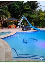 660 W 70th Pl in Hialeah, FL - Building Photo