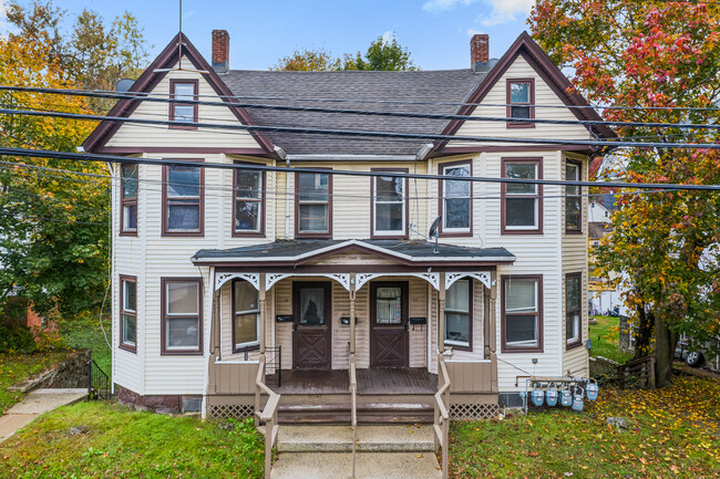 77-79 S Main St in Wharton, NJ - Foto de edificio - Building Photo