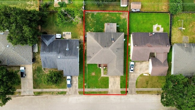 13610 Piney Oaks Dr in Houston, TX - Building Photo - Building Photo