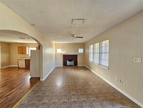 2319 E Magnolia St in Lakeland, FL - Building Photo - Building Photo