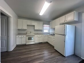 1486 Clayton Rd in Brookville, OH - Building Photo - Building Photo