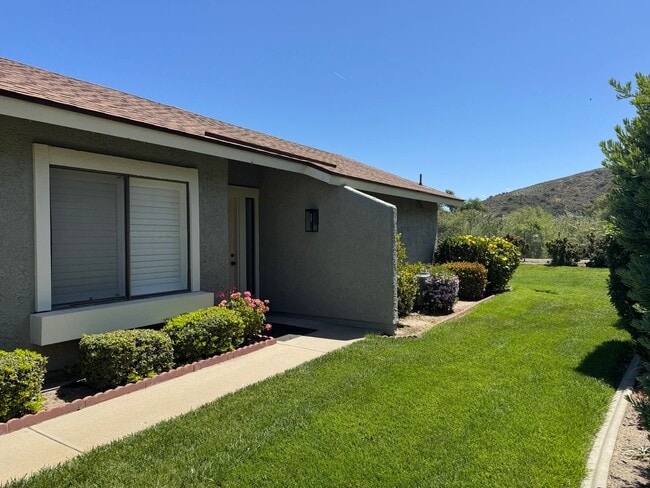 42058 Village 42 in Camarillo, CA - Building Photo - Building Photo