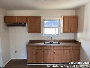 8816 Oakbrook St in San Antonio, TX - Building Photo - Building Photo