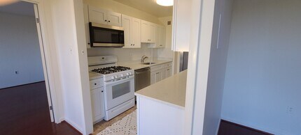 10401 Grosvenor Pl, Unit 518 10401 in Rockville, MD - Foto de edificio - Building Photo