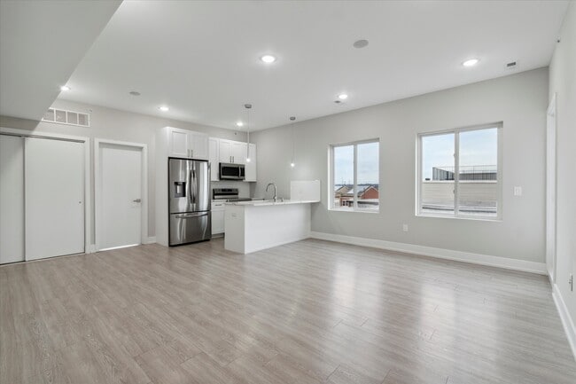 649 N 35th St in Philadelphia, PA - Building Photo - Building Photo