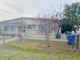 9620 Webb St in Elk Grove, CA - Building Photo