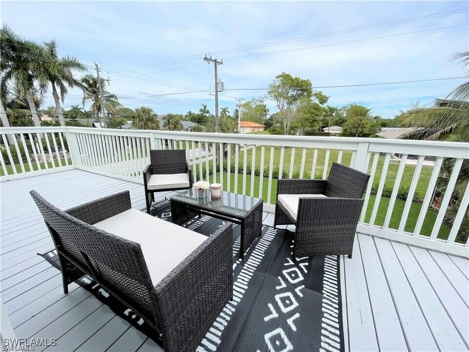803 104th Ave N in Naples, FL - Building Photo