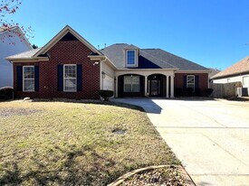 210 Hearthwood Dr in Kathleen, GA - Building Photo