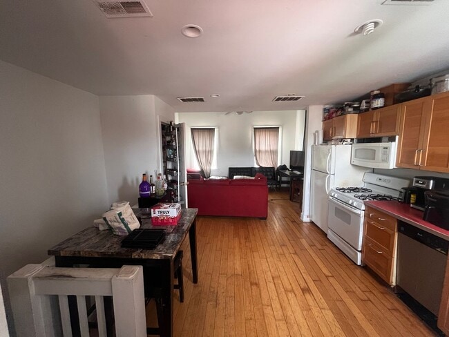 property at 2943 W Girard Ave