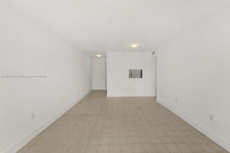 6200 W Flagler St in Miami, FL - Building Photo - Building Photo