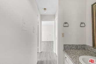 1811 Parnell Ave in Los Angeles, CA - Building Photo - Building Photo