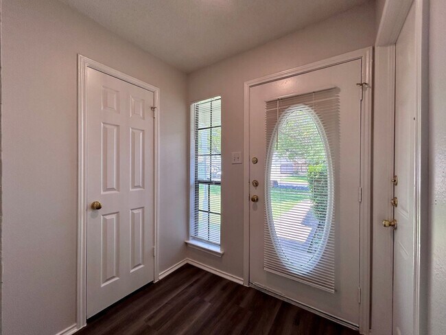 9212 Kempler Dr in Austin, TX - Building Photo - Building Photo