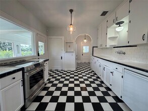 500 Gatlin Ave in Orlando, FL - Building Photo - Building Photo