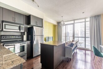 55 Lake Shore Blvd W in Toronto, ON - Building Photo - Building Photo