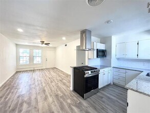 12623 Rialto Dr in Dallas, TX - Building Photo - Building Photo