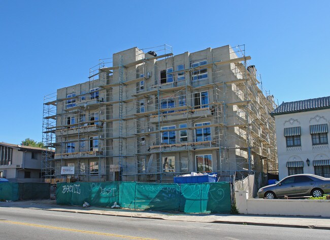 416 S Wilton Pl in Los Angeles, CA - Building Photo - Building Photo