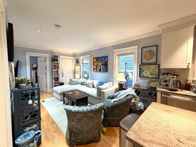 133 Erie St, Unit 1 in Cambridge, MA - Building Photo