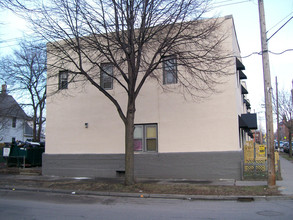 301 17th Ave NE in Minneapolis, MN - Building Photo - Building Photo