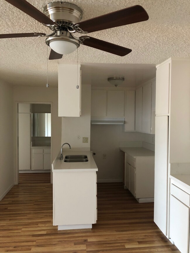 333 S Virgil Ave in Los Angeles, CA - Building Photo - Building Photo