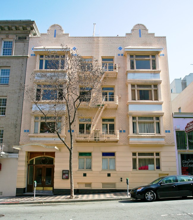 Pierre Crest Apartments in San Francisco, CA - Foto de edificio - Building Photo