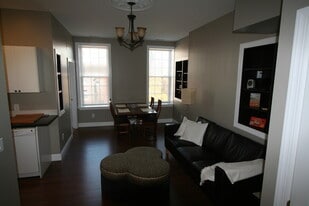 819 Hollins St, Unit 3