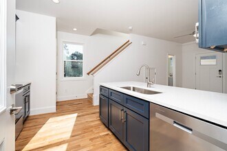146 Faircloth St in Raleigh, NC - Building Photo - Building Photo