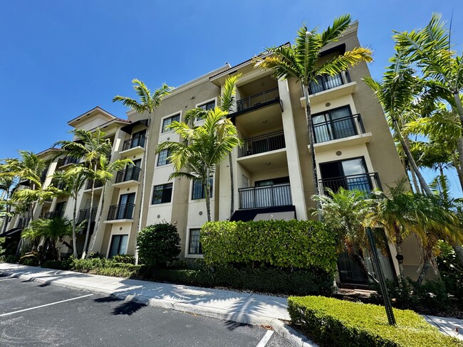 property at 4907 Midtown Ln