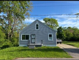 1404 E Kurtz Ave in Flint, MI - Building Photo