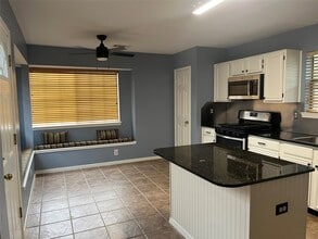 11302 Meadowchase Dr in Houston, TX - Building Photo - Building Photo