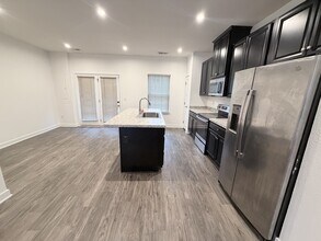 221 Brittlebrush Dr in Portsmouth, VA - Building Photo - Building Photo