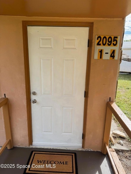 2095 Pineapple Ave, Unit 1 in Melbourne, FL - Building Photo - Building Photo