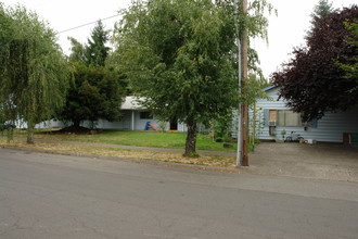 2501-2509 Wayside Ter NE in Salem, OR - Building Photo - Building Photo